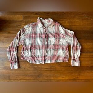 AMERICAN EAGLE large cropped pink grey white plaid button down shirt